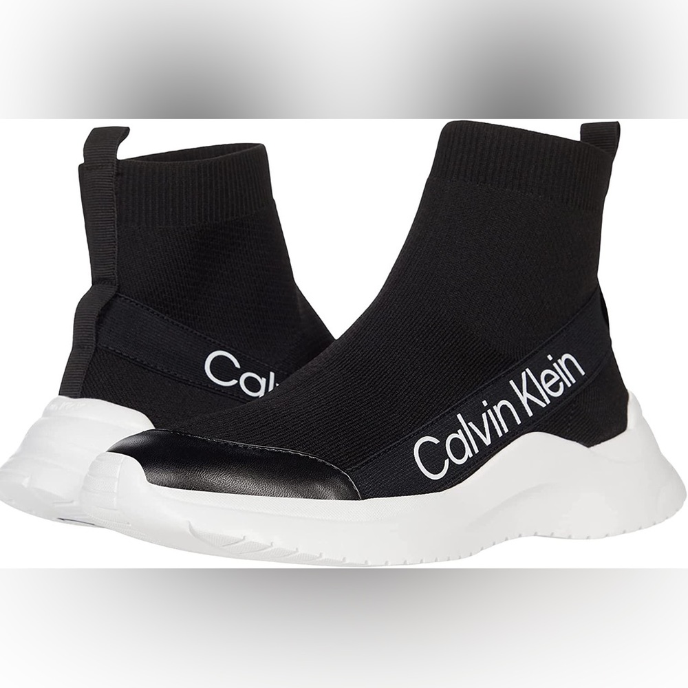New without box Calvin Klein

Umni sizes 8.5